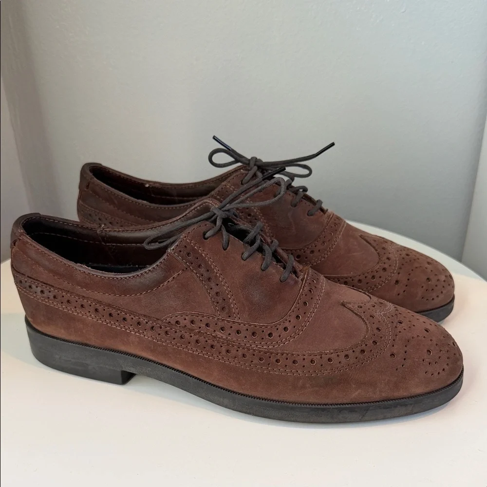 Dexter brown suede